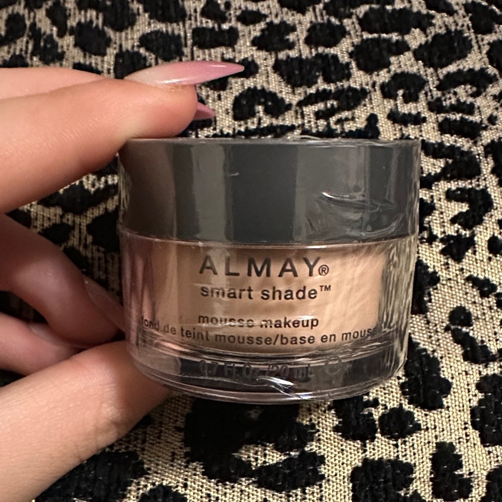 Almay Smart Shade Mousse Makeup - 100 Light Pale